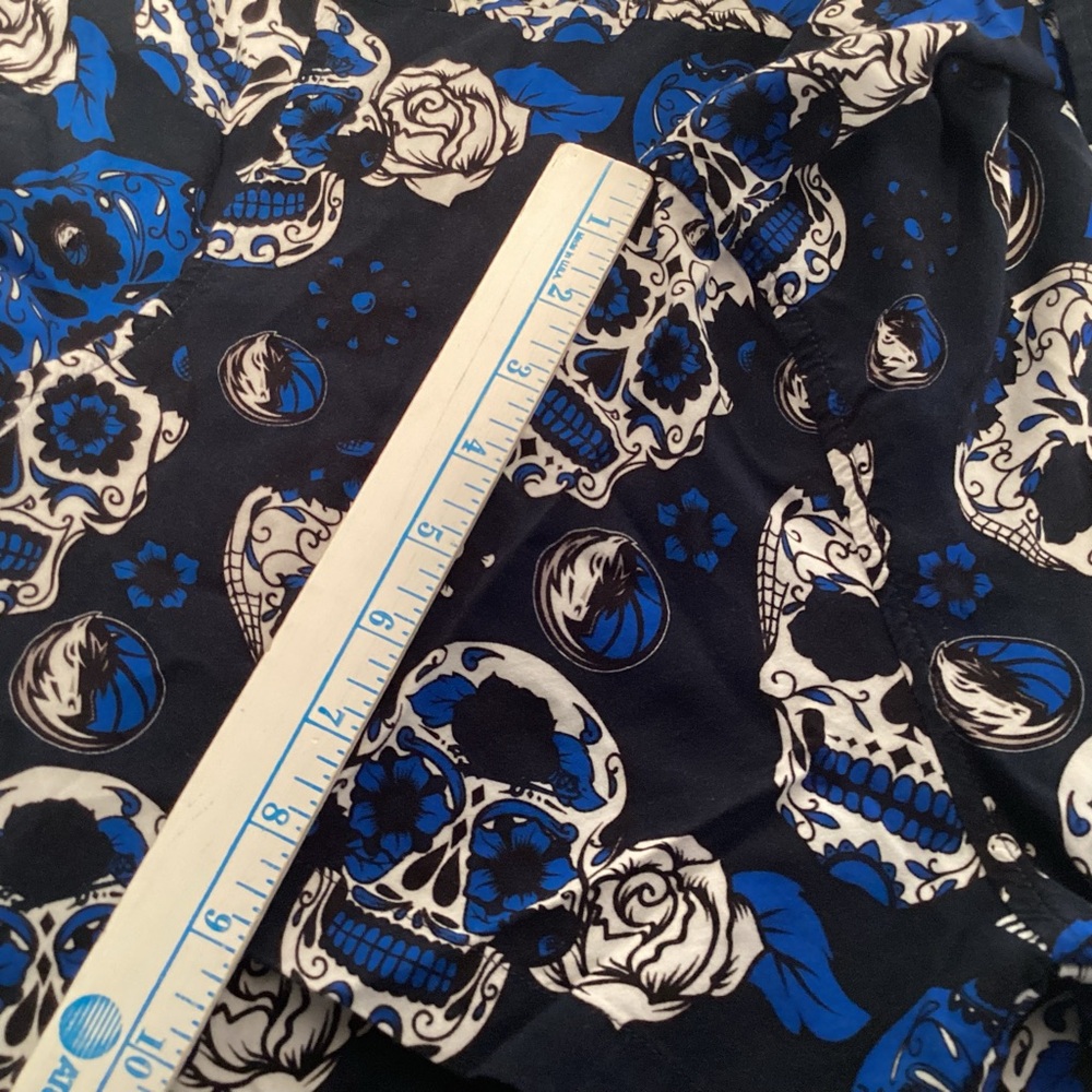 Dallas Mavericks Basketball Day Of The Dead Button Up Shirt Men’s Size Medium - Picture 12 of 12